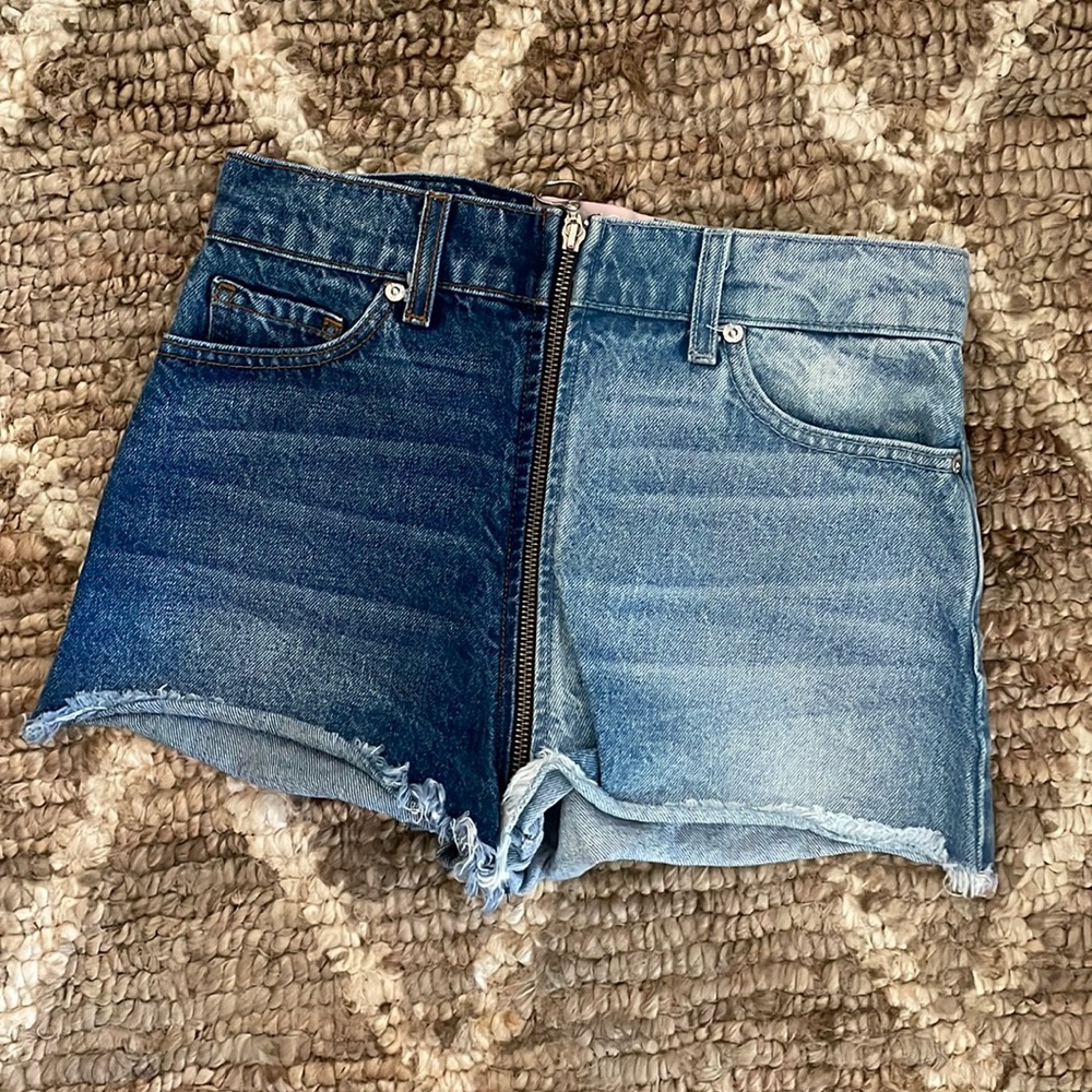 Two tone jean shorts. Revice size 26. Full zipper from front to back!